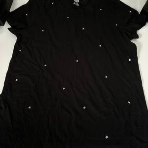 NWT. VS PINK T-Shirt.